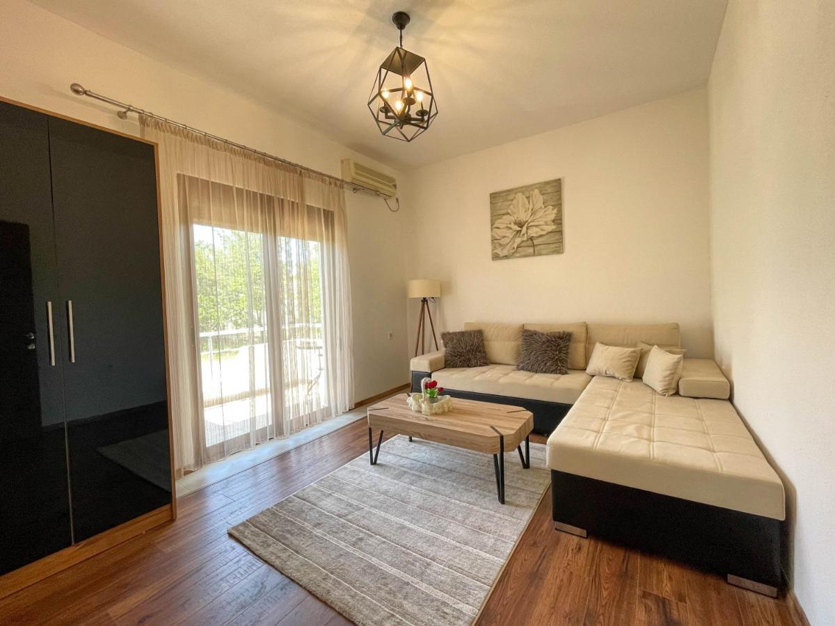 B&B Lovac Hasa 2 乌尔齐尼 外观 照片