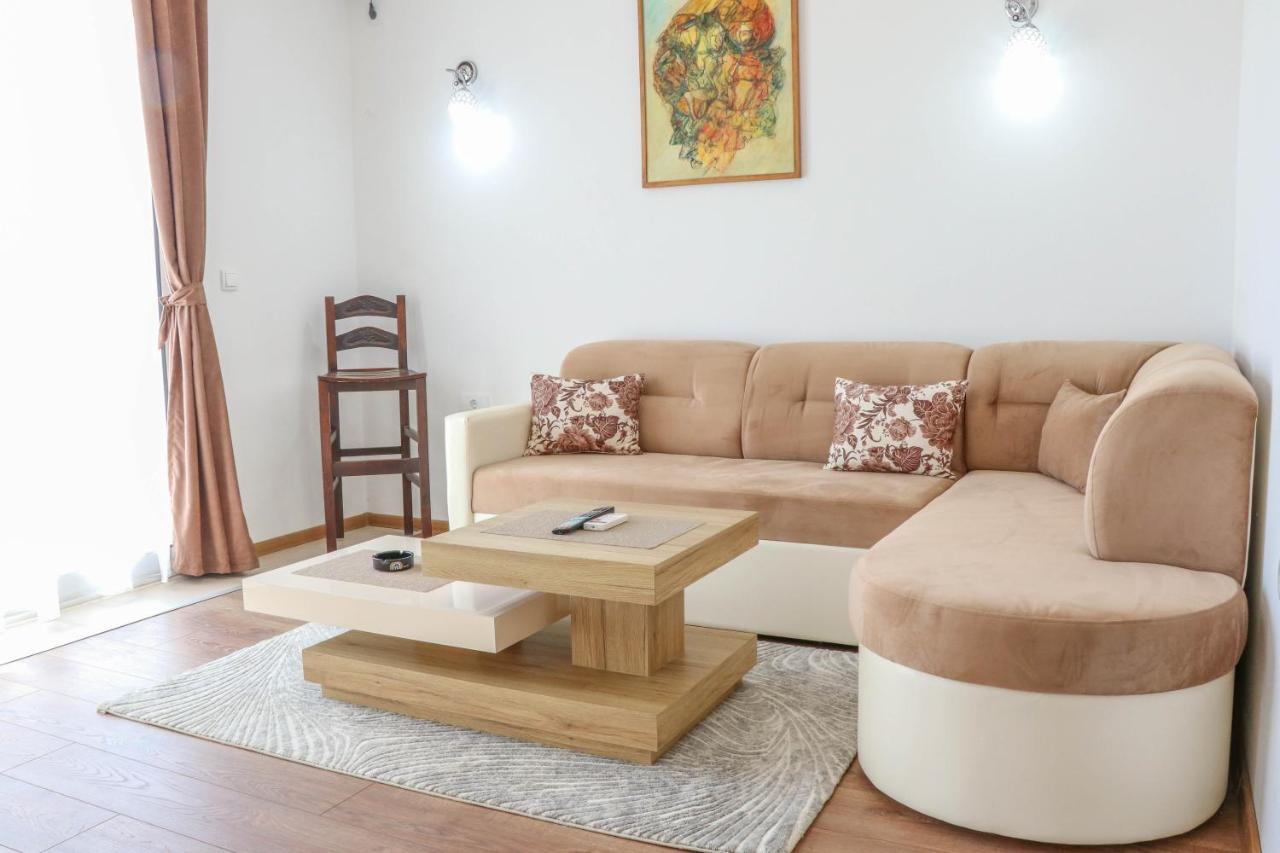 B&B Lovac Hasa 2 乌尔齐尼 外观 照片