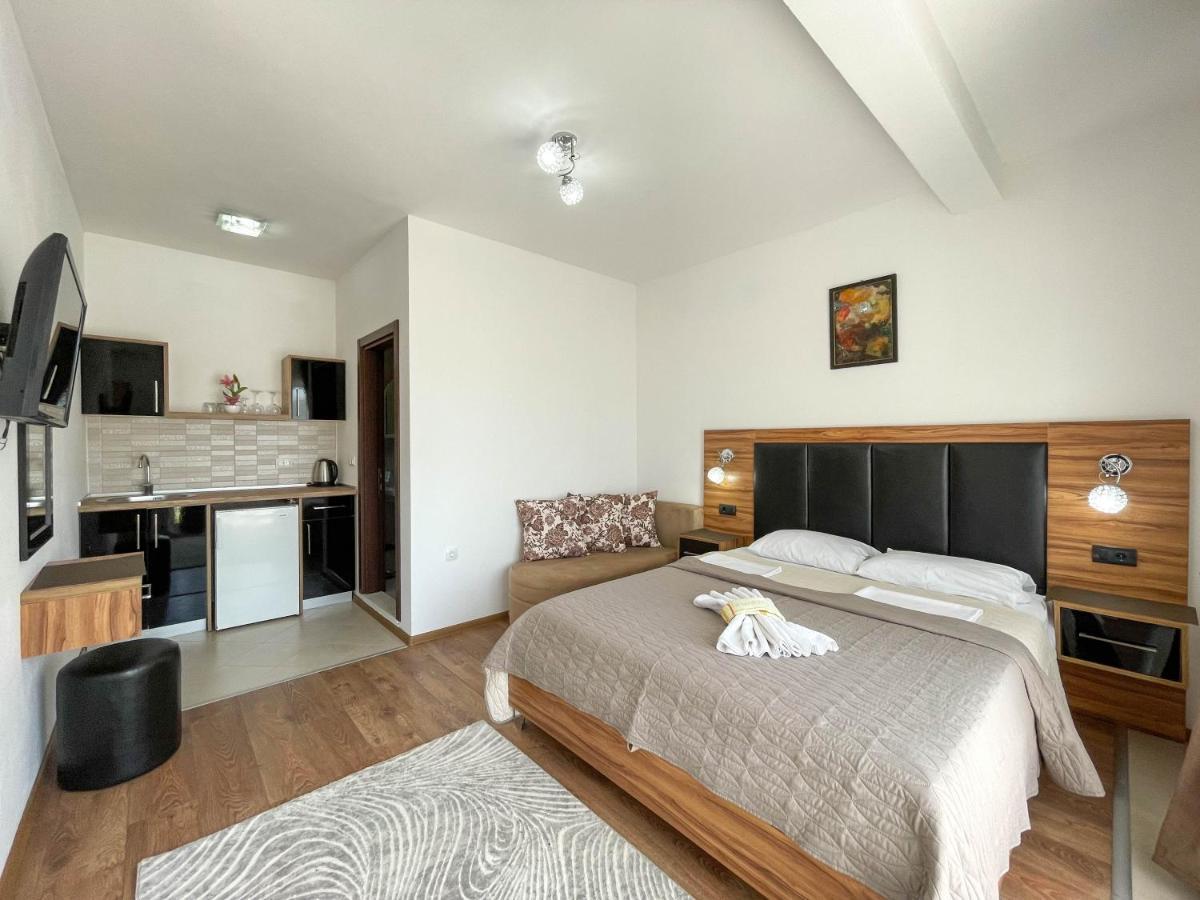 B&B Lovac Hasa 2 乌尔齐尼 外观 照片